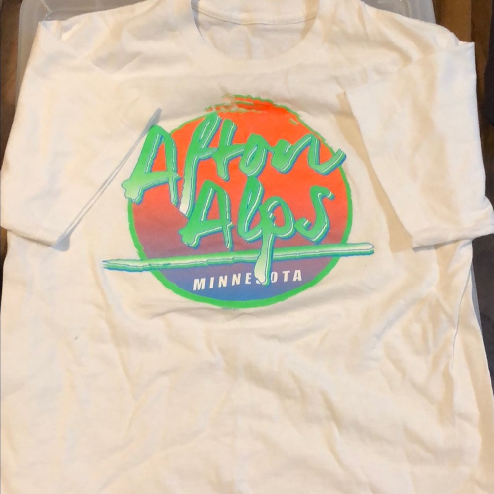 Tee shirt